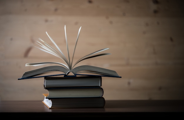 初学者怎么滑滑板 滑板初学者开始怎么练